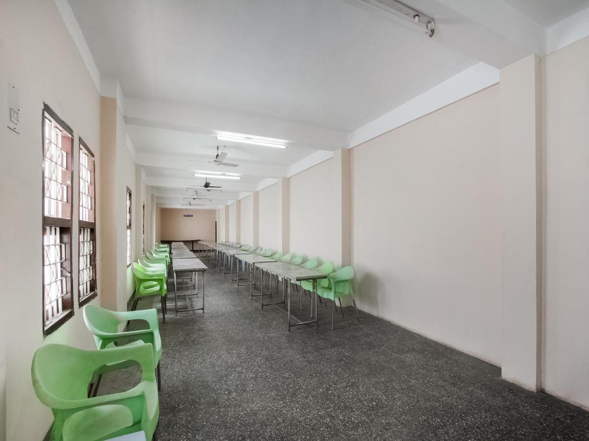 Spot On 43451 Hotel Sakunthala International 티루넬벨리 외부 사진